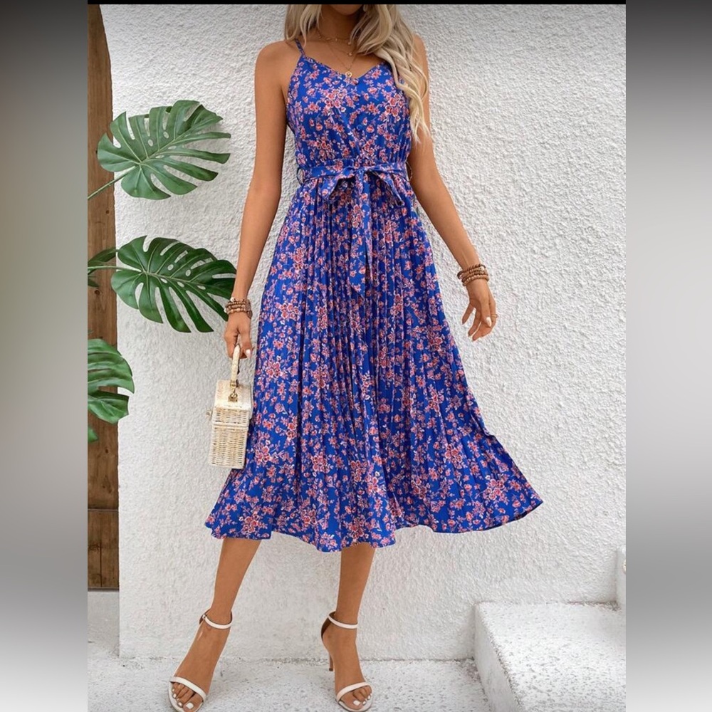 Women’s Floral Blue Pleated Maxi Dress with Buttons